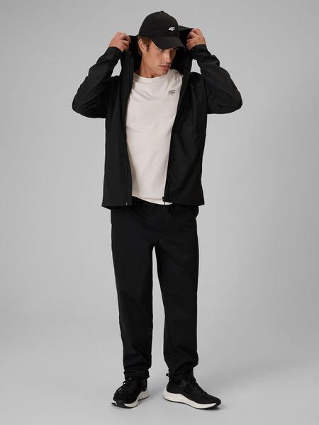 4F Kurtka softshell wiatroodporna membrana 8000 męska - czarna 3XL. Czarne kurtki męskie 4f, m, bez wzorów, z softshellu, bez kaptura. Za 399.99 zł.