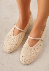 Ciemnobeżowe Ażurowe Balerinki VICES Ozdobione Plecionką Savamisa. Brązowe baleriny damskie Renee, w ażurowe wzory, z materiału, bez obcasa, na płaskiej podeszwie. Za 99.99 zł.