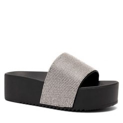 Klapki Clara Barson. Czarne klapki damskie Clara Barson, bez wzorów, bez obcasa. Za 49.99 zł.