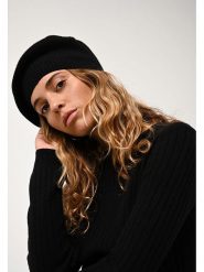 AUTHENTIC CASHMERE Kaszmirowa czapka "Liwi" w kolorze czarnym rozmiar: onesize. Czarne czapki zimowe damskie AUTHENTIC CASHMERE, z kaszmiru. Za 181.33 zł.