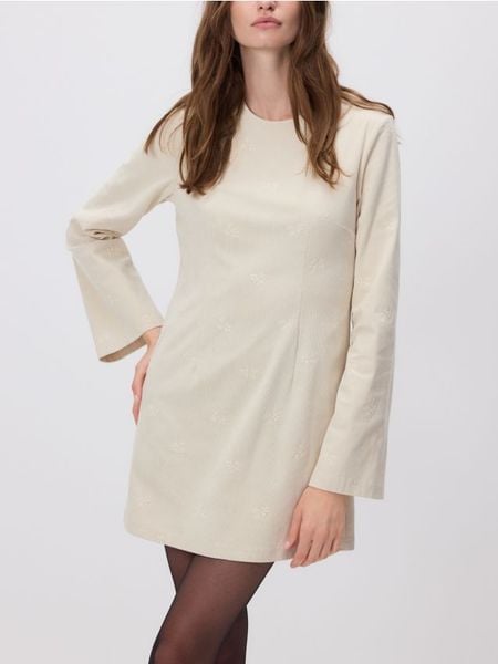 Sukienka mini - beżowy. Brązowe sukienki damskie Reserved, l, bez wzorów, z tkaniny, bez kołnierzyka, bez ramiączek, mini. W wyprzedaży za 49.99 zł.