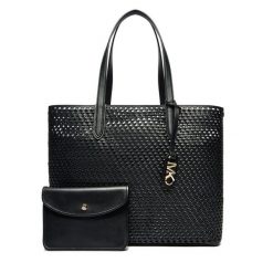Torebka MICHAEL Michael Kors. Czarne torebki klasyczne damskie MICHAEL Michael Kors, bez wzorów, bez dodatków. Za 1,189.00 zł.