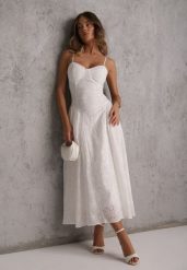 Biała Bawełniana Sukienka Ażurowa o Rozkloszowanym Fasonie na Ramiączkach Samesi. Białe sukienki damskie Renee, na co dzień, na lato, m, w ażurowe wzory, z bawełny, eleganckie, bez kołnierzyka, bez ramiączek, maxi, rozkloszowane. Za 179.99 zł.