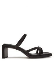Tommy Jeans Klapki The Soho Sandal EN0EN02781 Czarny. Czarne klapki damskie Tommy Jeans, bez wzorów, z jeansu, bez obcasa. Za 339.99 zł.