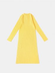 Prążkowana sukienka swetrowa - żółty. Żółte sukienki damskie Sinsay, l, bez wzorów, prążkowane, sportowe, bez kołnierzyka, bez ramiączek, sportowe. Za 59.99 zł.