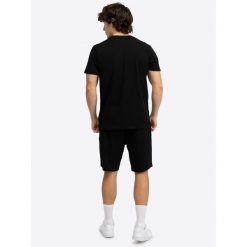 Zestaw t-shirt i szorty Lonsdale Surry. Białe szorty męskie Lonsdale, z bawełny, bez kołnierzyka. Za 227.50 zł.