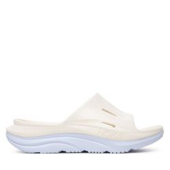Klapki Hoka. Białe klapki damskie HOKA, bez wzorów, bez obcasa. Za 299.99 zł.
