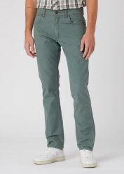 WRANGLER GREENSBORO MĘSKIE SPODNIE MATERIAŁOWE THYME W15QDRG37 112334234. Spodnie materiałowe męskie Wrangler, bez wzorów, z materiału. Za 239.99 zł.