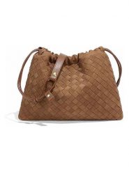 SUVRAI Torebka w kolorze jasnobrązowym - 32 x 26 x 13 cm rozmiar: onesize. Brązowe torebki klasyczne damskie SUVRAI, bez wzorów, z materiału, bez dodatków. Za 108.99 zł.