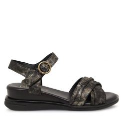 Sandały Lasocki. Czarne sandały damskie Lasocki, bez wzorów, bez obcasa, na koturnie. Za 169.99 zł.