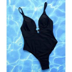Strój kąpielowy jednoczęściowy z paseczkami na plażę i basen Tana. Czarne stroje jednoczęściowe damskie Intica, m, bez wzorów. Za 149.00 zł.