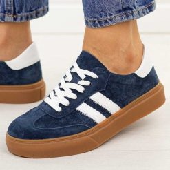 Granatowe skórzane półbuty damskie Cambell 07354. Niebieskie półbuty damskie Cambell, w ażurowe wzory, z jeansu, biznesowe, bez obcasa, na płaskiej podeszwie. Za 239.00 zł.