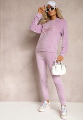 Fioletowy Dresowy Komplet z Weluru Klasyczne Spodnie i Bluza Ozdobiona Napisem z Brokatem Nerissali. Fioletowe bluzy bez kaptura damskie Renee, z aplikacjami, z dresówki, klasyczne. Za 69.99 zł.