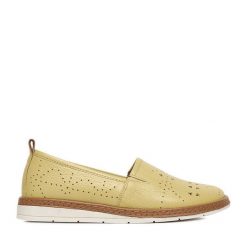 Półbuty Lasocki. Żółte półbuty damskie Lasocki, bez wzorów, bez obcasa, na płaskiej podeszwie. Za 199.99 zł.