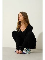 AUTHENTIC CASHMERE Kaszmirowy sweter "Giegn" w kolorze czarnym rozmiar: L. Czarne swetry klasyczne damskie AUTHENTIC CASHMERE, l, z kaszmiru, bez kołnierzyka. Za 340.18 zł.