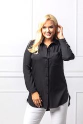 Elegancka czarna koszula zapinana na guziki PLUS SIZE XXL. Czarne koszule damskie Nasi partnerzy, plus size, bez wzorów, z poliesteru, eleganckie, bez kołnierzyka, plus size, bez ramiączek. Za 199.90 zł.