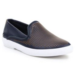 Buty Lacoste W 7-31CAW01272M3 niebieskie. Niebieskie buty sportowe na co dzień damskie bez wzorów, z gumy. Za 544.84 zł.