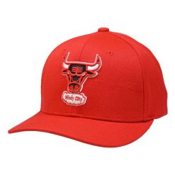 Czapka z daszkiem Mitchell & Ness NBA Chicago Bulls Team Ground 2.-CBUYYPPPRED1. Czerwone czapki męskie Mitchell & Ness, bez wzorów, sportowe. Za 109.00 zł.