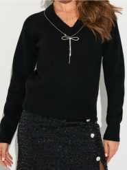 Sweter z cyrkoniami i domieszką wełny - czarny. Czarne swetry klasyczne damskie Sinsay, l, z wełny, bez kołnierzyka. Za 69.99 zł.