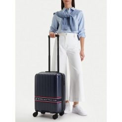 Walizka kabinowa Beverly Hills Polo Club. Niebieskie walizki Beverly Hills Polo Club, bez wzorów. Za 299.99 zł.