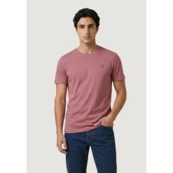 Koszulka crop top Mężczyzna U.S. POLO ASSN. MICK-BASIC. Fioletowe koszulki polo męskie U.S. Polo Assn., m, bez wzorów, z bawełny, bez ramiączek. W wyprzedaży za 159.75 zł.