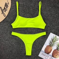 Bikini z ramiączkami na lato plażowe Raye. Czerwone bikini damskie Intica, bez wzorów. Za 139.00 zł.
