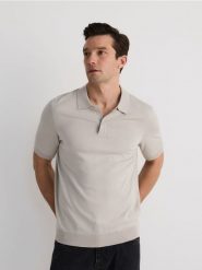 Sweter polo z wiskozą - beżowy. Brązowe swetry męskie Reserved, l, bez wzorów, z dzianiny, bez kołnierzyka. W wyprzedaży za 55.99 zł.