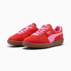 Buty sportowe damskie Puma PALERMO 39646372. Czerwone buty sportowe na co dzień damskie Puma, bez wzorów, z materiału, do piłki nożnej. Za 350.45 zł.