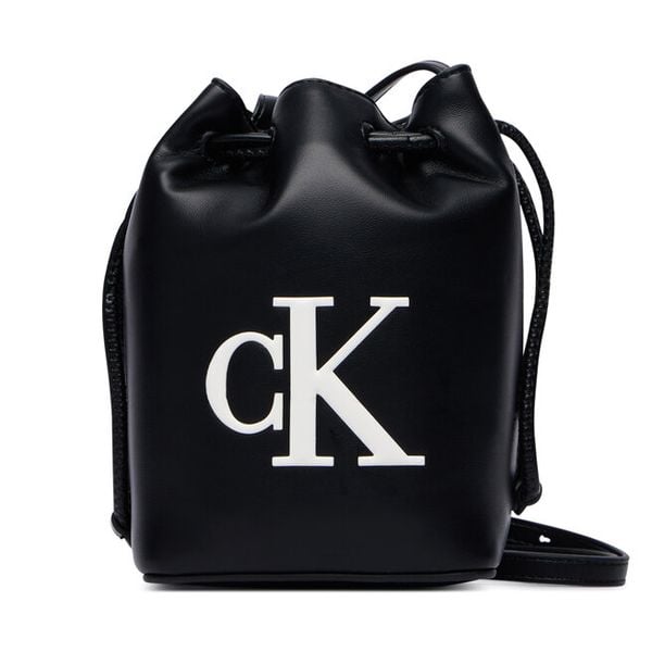 Torebka Calvin Klein. Czarne listonoszki damskie CALVIN KLEIN, bez wzorów, bez dodatków. Za 329.99 zł.