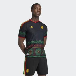 Oryginalna koszulka wyjazdowa Jamajka 26 x Bob Marley. Czarne t-shirty sportowe męskie Adidas, bez ramiączek, do piłki nożnej, climacool (adidas). Za 649.00 zł.
