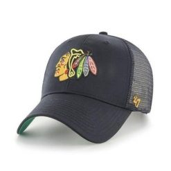 Czapka z daszkiem 47 Brand NHL Chicago Blackhawks Trucker H-BRANS04CTP-BK. Czarne czapki męskie 47 Brand, bez wzorów. Za 108.00 zł.