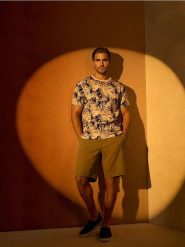 Dzianinowe szorty - zielony. Zielone szorty męskie Sinsay, z dzianiny, bez kołnierzyka. Za 39.99 zł.