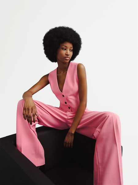 Hugo Spodnie materiałowe Helepher 50508637 Różowy Relaxed Fit. Czerwone spodnie materiałowe damskie Hugo, bez wzorów, z materiału. Za 529.99 zł.