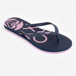 Japonki damskie Roxy To The Sea Flower. Niebieskie klapki damskie Roxy, bez wzorów, z kauczuku, bez obcasa. Za 89.99 zł.