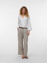 Vero Moda Bluzka w kolorze białym rozmiar: L. Białe bluzki damskie Vero Moda, l, bez wzorów, bez kołnierzyka, bez ramiączek. Za 144.95 zł.