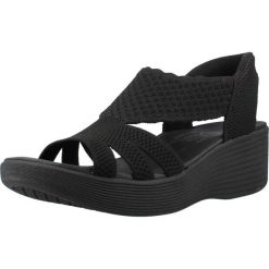 Sandały SKECHERS 120012S Czarny. Czarne obuwie trekkingowe damskie Skechers, bez wzorów, z materiału, bez obcasa. Za 233.99 zł.