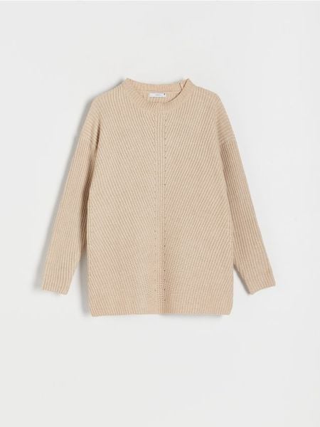 Gładki sweter - kremowy. Białe swetry klasyczne damskie Reserved, l, z dzianiny, bez kołnierzyka. W wyprzedaży za 119.99 zł.