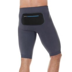 Spodnie do biegania 1/2 z czarną kieszenią męskie Brubeck RUNNING FORCE. Czarne szorty męskie Brubeck, bez wzorów, z elastanu, sportowe. Za 106.24 zł.