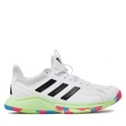 Buty halowe adidas. Białe buty sportowe na co dzień damskie Adidas, bez wzorów. Za 269.99 zł.