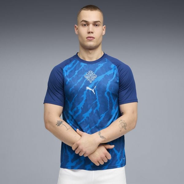 Męska koszulka na rozgrzewkę Islandii PUMA. Niebieskie t-shirty sportowe męskie Puma, m, z dzianiny, bez ramiączek, do piłki nożnej. Za 279.00 zł.