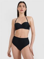 4F Góra od bikini damska - czarna XS. Czarne bikini damskie 4f, bez wzorów. W wyprzedaży za 39.99 zł.