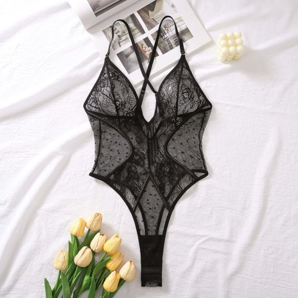 Koronkowe body na romantyczne wieczory Gretl. Czarne body damskie Intica, bez wzorów, z koronki. Za 109.00 zł.