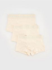 3 pack bokserek Classic - złamana biel. Bokserki męskie Reserved, bez wzorów. W wyprzedaży za 45.99 zł.