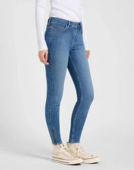 DAMSKIE SPODNIE LEE SCARLETT HIGH ZIP BLUE BUZZ 112370946. Niebieskie spodnie materiałowe damskie Lee, bez wzorów, z jeansu. Za 219.99 zł.