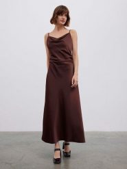 BGN Sukienka w kolorze brązowym rozmiar: 40. Brązowe sukienki damskie BGN, na imprezę, bez wzorów, bez kołnierzyka, bez ramiączek, maxi. Za 171.68 zł.