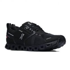 Buty do chodzenia damskie On On On Cloud 5 Waterproof. Czarne obuwie do biegania damskie On. Za 893.00 zł.