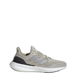 Buty Pureboost 23. Czarne obuwie do biegania damskie Adidas. W wyprzedaży za 519.20 zł.