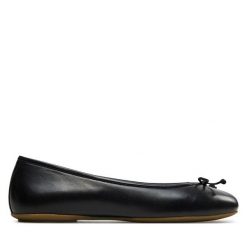 Baleriny Geox. Czarne baleriny damskie Geox, bez wzorów, bez obcasa. Za 244.99 zł.