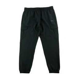 Spodnie dresowe męskie do treningu Under Armour. Czarne spodnie sportowe męskie Under Armour, z dresówki. Za 127.76 zł.