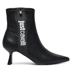 Botki Just Cavalli. Czarne botki damskie Just Cavalli, bez obcasa, na płaskiej podeszwie, bez zapięcia. Za 749.99 zł.